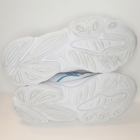 Adidas Ozweego.   Size 6.5 - Picture 8 of 8